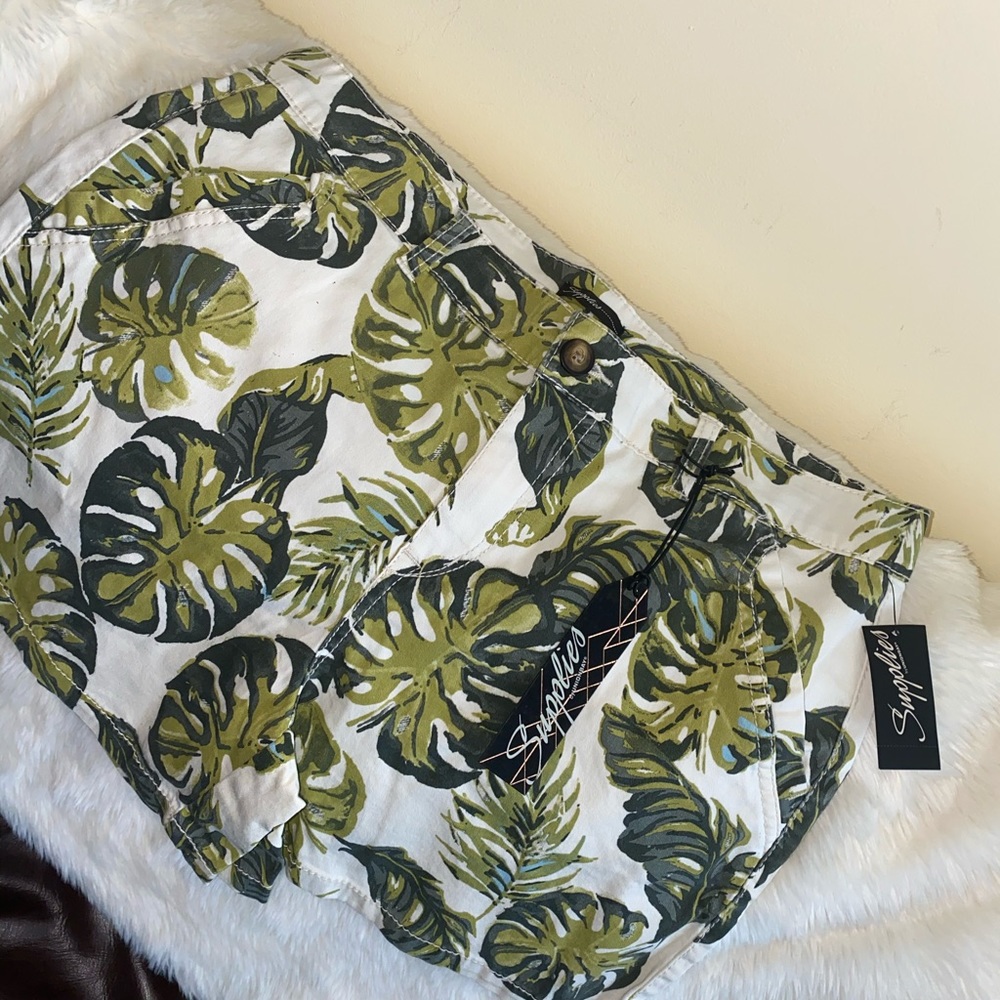 UNIONBAY Tropical Palm Leaf Print Shorts Size 16 Natural Off-white, Green - Picture 3 of 10